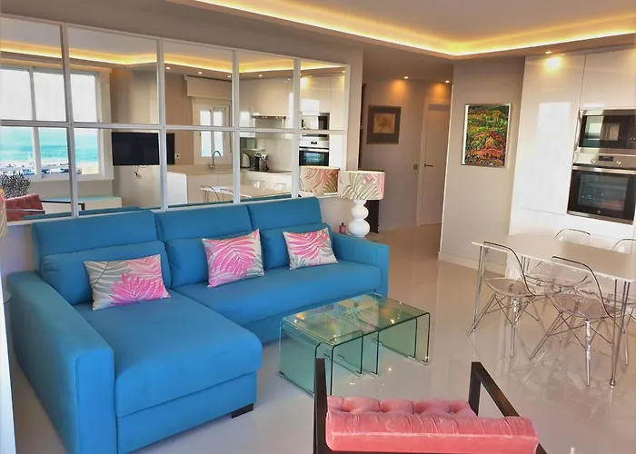 Fabulous Apartment In Front Of Sea & Marina With Incredible Views
